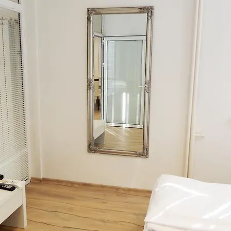 Blvd Vitosha City Center Lifestyle Apartment Sofia